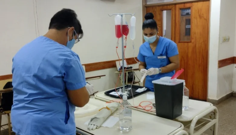 “Nuestro trabajo va mucho más allá de poner inyecciones”: El rol clave de la enfermería en la salud pública