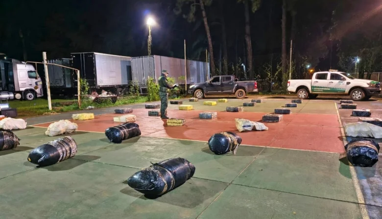 Montecarlo: Encontraron abandonada una carga de marihuana valuada en más de $3.800 millones