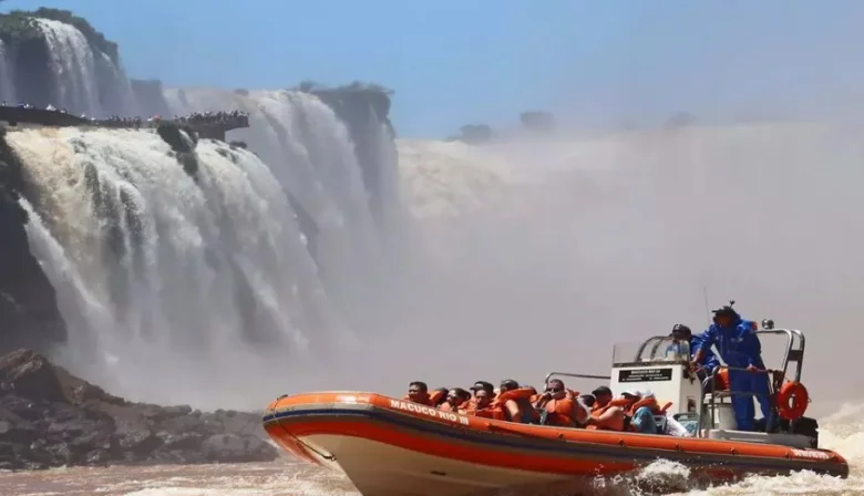 Tragedia en Cataratas: murió ahogado un joven neerlandés al volcar un bote turístico