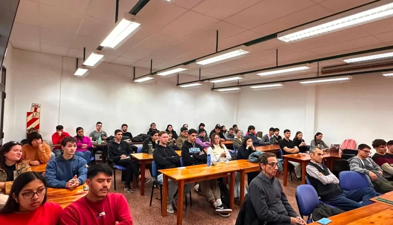 Estudiantes de Ingeniería Industrial de la UNaM impulsan una iniciativa para asistir a pymes mientras financian un viaje de formación