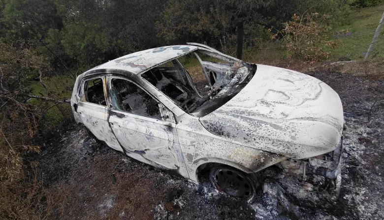 Posadas: hallaron restos calcinados dentro de un auto y buscan identificarlo