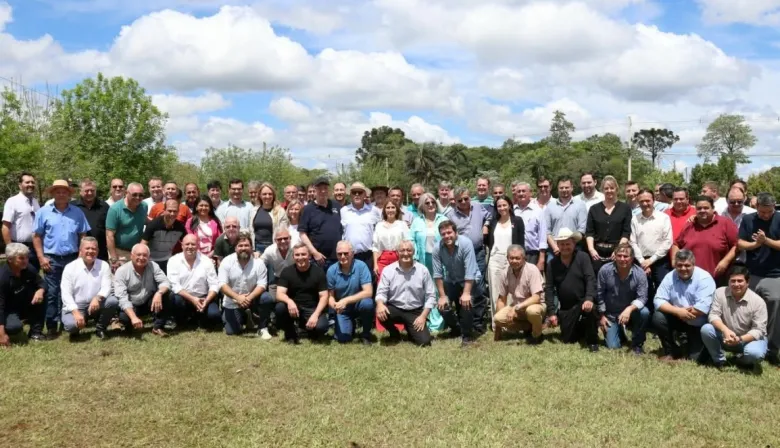 Passalacqua juntó a 76 intendentes y habló de lo que viene en 2027