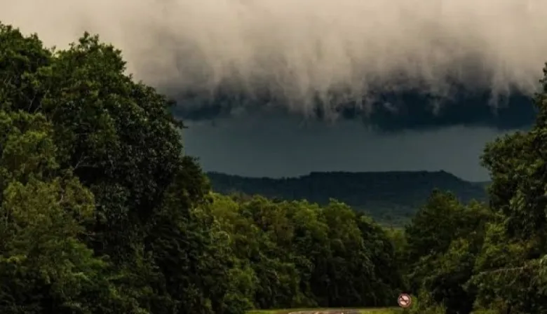 Misiones en alerta naranja por tormentas fuertes este viernes