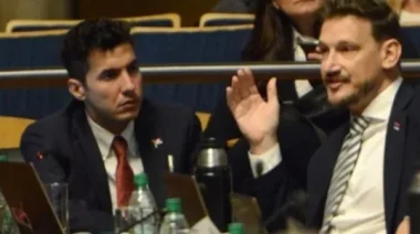 Expulsaron a German Kiczka del parlamento Misionero