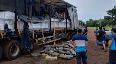 Montecarlo:  Detienen un camión con más de 6 toneladas de marihuana