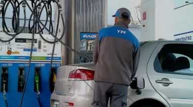 Este viernes volverán a subir los combustibles. El aumento rondaría el 4 %
