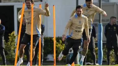 Vuelve Messi: Argentina llegó a Chile para el duelo por Eliminatorias