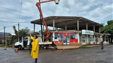 Puerto Iguazú se recupera tras dos fuertes tormentas: más de 24 horas sin energía en varios barrios
