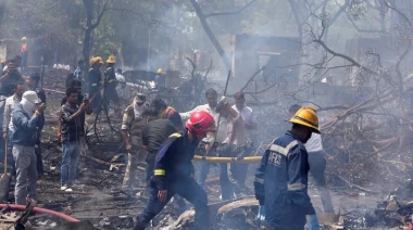 Tragedia aérea en India: se estrelló un avión con 242 personas a bordo