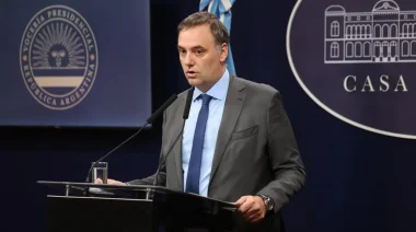El Gobierno eliminó por decreto el Día del Empleado Público