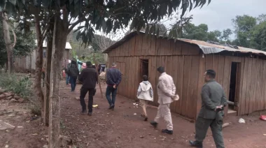 Crecida del río Uruguay: activan comité de crisis y evacúan familias en El Soberbio y San Javier