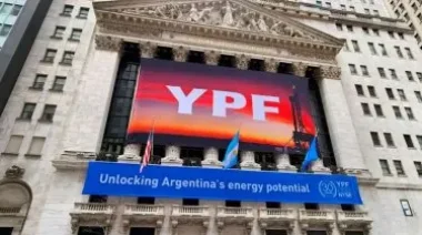 YPF permitirá pagar combustible con dólares