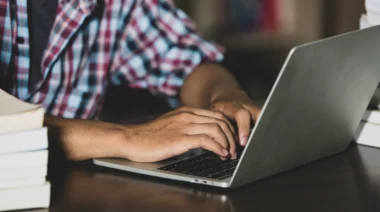 La UNaM lanzó una encuesta para elaborar un mapeo de sus graduados