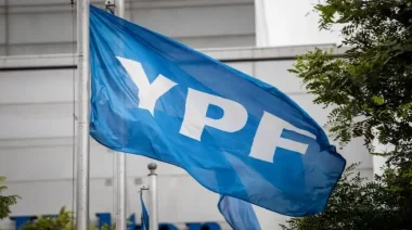 Argentina logra suspensión de entrega del 51 % de YPF en EE.UU. y celebra el fallo