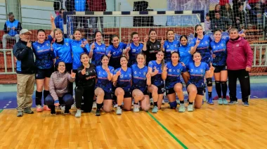Orgullo misionero: El equipo femenino de Handball del Club Gimnasia de Montecarlo se queda con el primer puesto en el Torneo Nacional Fase 1
