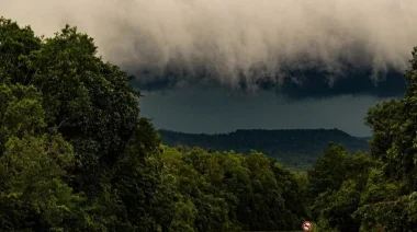 Martes gris en Misiones: Pronostican lluvias y tormentas