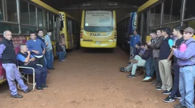 Dos días sin colectivos: El transporte urbano sigue paralizado en Montecarlo