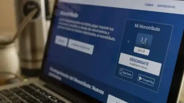 Reforma tributaria: El Gobierno analiza eliminar el monotributo y bajar el piso del impuesto a las Ganancias