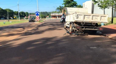 Grave siniestro en San Ignacio: una ciclista fue derivada de urgencia al Madariaga tras sufrir un fuerte traumatismo