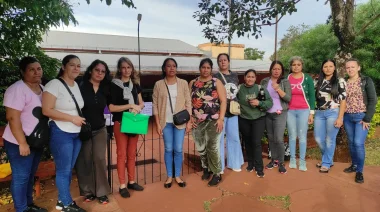 Montecarlo: Madres respaldaron a docente de la Escuela N° 254 en medio de un conflicto vinculado a violencia digital
