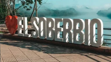 El Soberbio celebra su 80 aniversario con un gran desfile y visitas del gobernador de la provincia