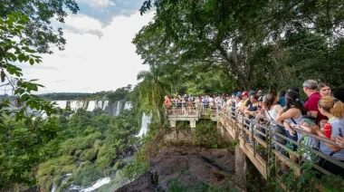 Puerto Iguazú celebró un fin de semana largo con más de 10.000 visitantes y un 60% de ocupación hotelera
