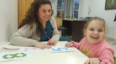 Tiene 9 años, parálisis cerebral y una esperanza en México: Una familia misionera busca recaudar fondos para un tratamiento que podría mejorar la calidad de vida de su hija