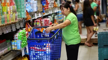 Una familia tipo necesitó más de $1,53 millones en junio para no caer debajo de la línea de pobreza