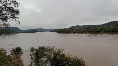 Creciente del Rio Uruguay, leve bajante y los evacuados aún no regresan a sus  hogares