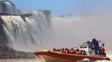 Tragedia en Cataratas: murió ahogado un joven neerlandés al volcar un bote turístico