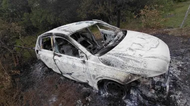 Posadas: hallaron restos calcinados dentro de un auto y buscan identificarlo