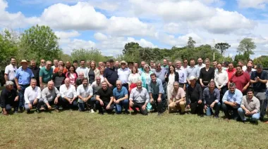 Passalacqua juntó a 76 intendentes y habló de lo que viene en 2027