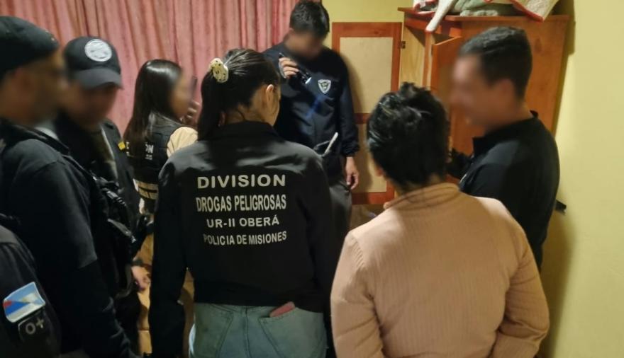 Un operativo en Oberá permitió incautar droga, armas, vehículos y equipamiento narco