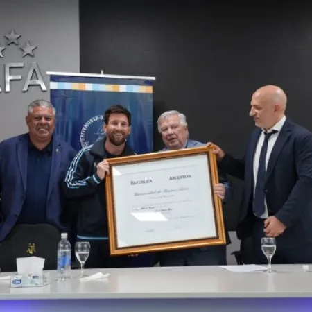 La UBA le entregó a Messi el título de Doctor Honoris Causa