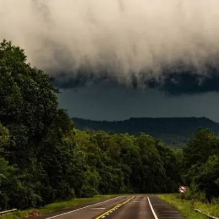 Misiones en alerta naranja por tormentas fuertes este viernes
