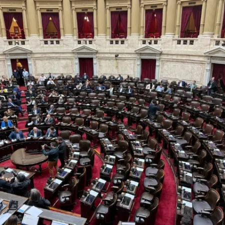 El Gobierno festeja: A la oposición no le alcanzó y se cayó la sesión en Diputados para voltear el DNU 70