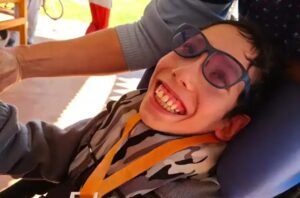 La historia de Enzo Núñez: un niño obereño busca un tratamiento neuroregenerativo en México